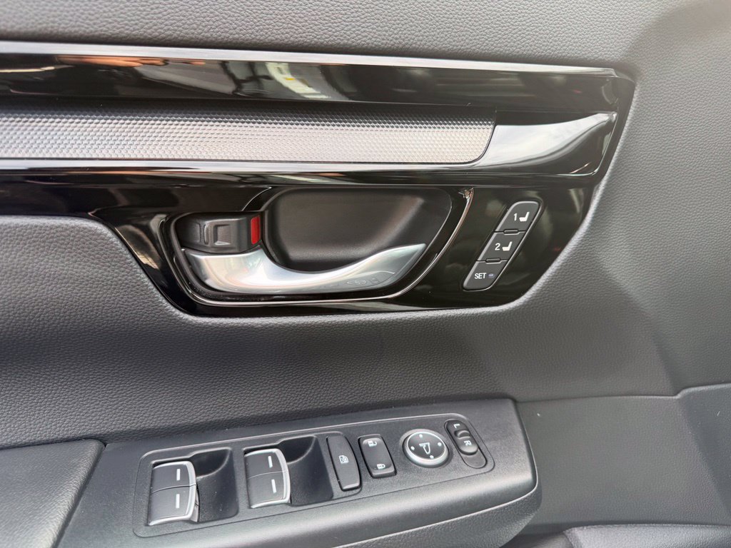 Used 2024 Honda CR-V Sport Touring image 12