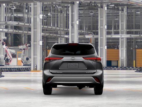 New 2026 Toyota Highlander Platinum image 8