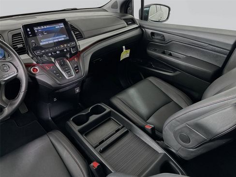 Used 2024 Honda Odyssey Sport image 25