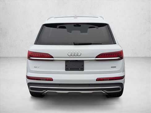 Certified 2023 Audi Q7 Premium w/ Convenience Package image 7