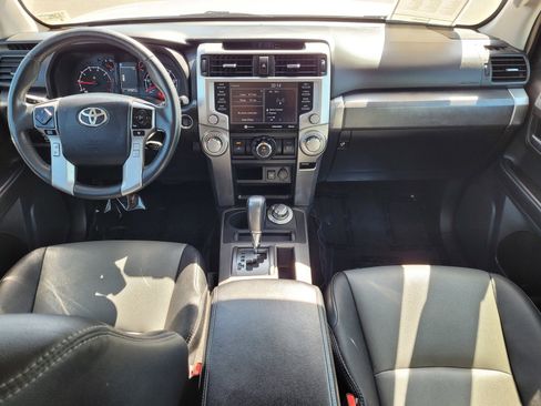 Used 2022 Toyota 4Runner SR5 Premium image 10