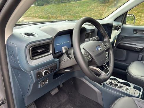 New 2025 Ford Maverick Lariat w/ Black Appearance Package image 12