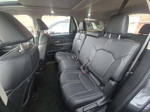 Used 2023 Honda Pilot Touring image 8