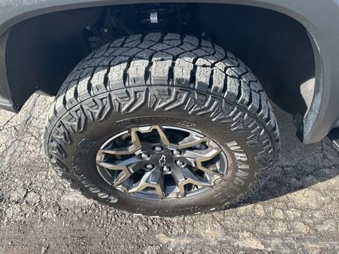 Used 2024 Chevrolet Colorado ZR2 w/ ZR2 Convenience Package III image 11