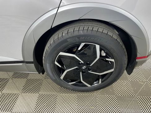 Certified 2024 Hyundai Ioniq 5 Limited RWD image 22