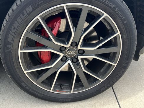 Used 2025 Audi SQ5 Premium Plus w/ Premium Plus Package image 12