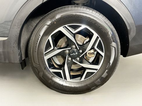 Used 2025 Kia Sportage LX FWD image 11