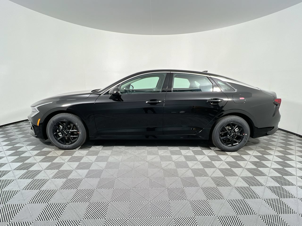 New 2026 Kia K5 LXS FWD image 6