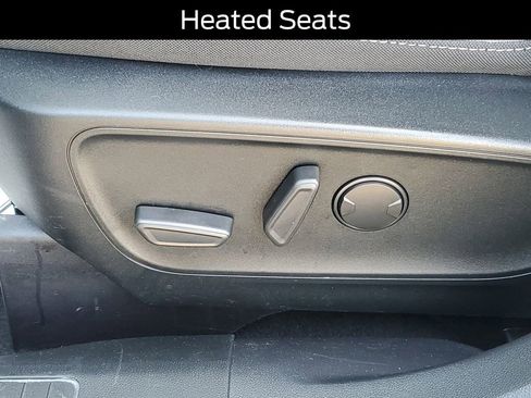 Used 2021 Ford Escape SE w/ SE Sport Appearance Package image 7