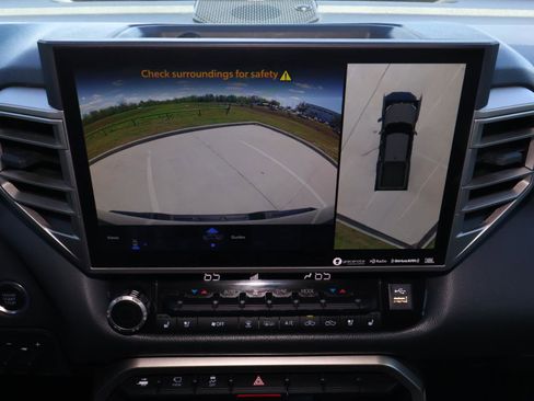 Used 2024 Toyota Tundra Limited image 31