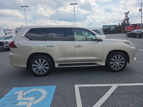 Used 2017 Lexus LX 570 4WD w/ Luxury Package image 6