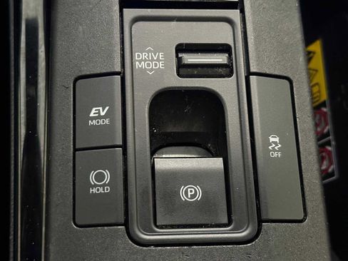 Used 2023 Toyota Prius XLE AWD/4WD image 17