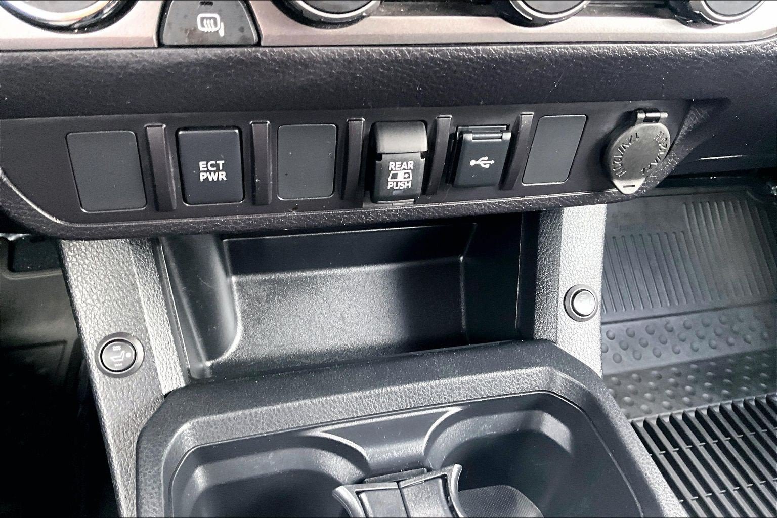 Used 2022 Toyota Tacoma SR5 AWD/4WD image 30