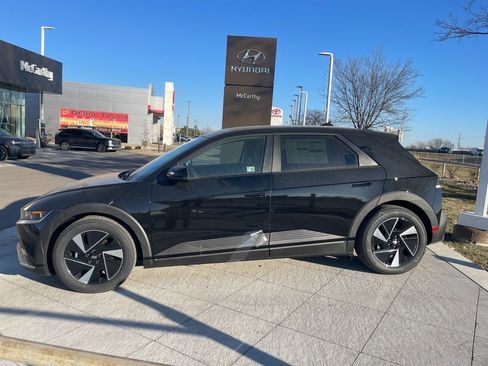 New 2026 Hyundai Ioniq 5 SEL image 2