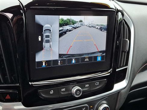 Used 2024 Chevrolet Traverse RS AWD/4WD image 23