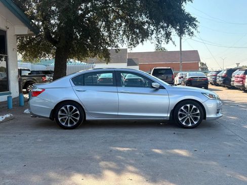 Used 2015 Honda Accord Sport image 2