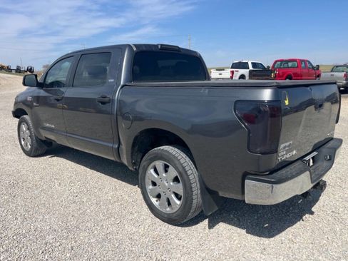 Used 2011 Toyota Tundra 4x4 CrewMax w/ SR5 Pkg image 4