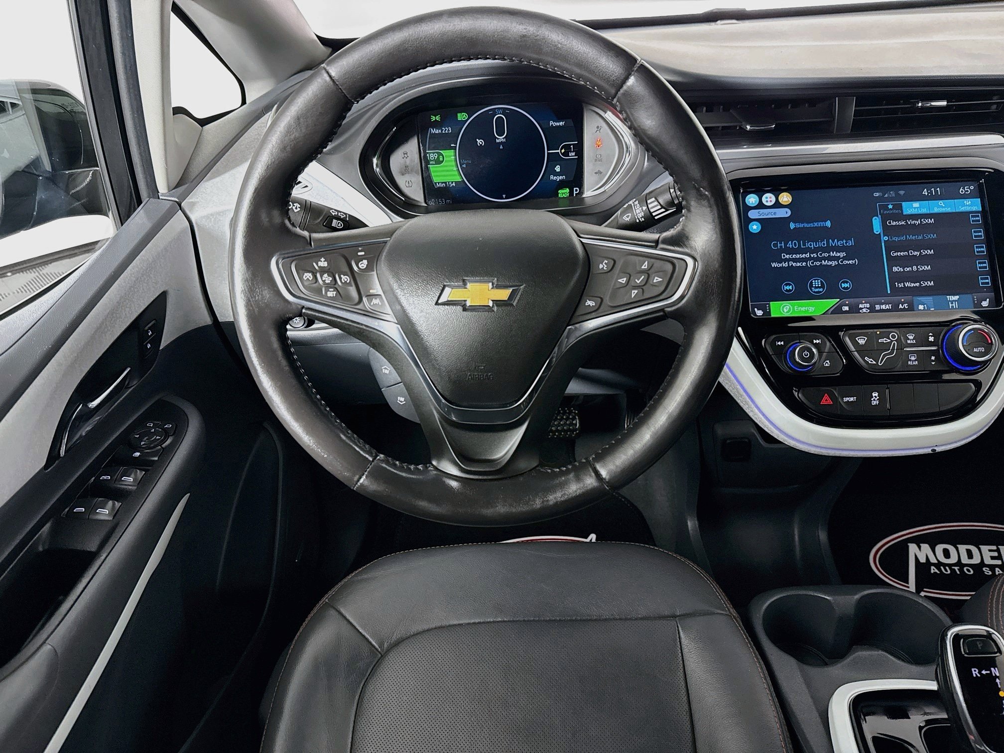 Used 2021 Chevrolet Bolt Premier w/ Infotainment Package FWD image 23