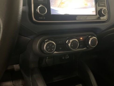Used 2025 Nissan Versa SV FWD image 22