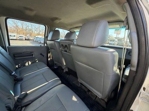 Used 2015 Ford F550 4WD Crew Cab 176 WB 60 CA XL image 37