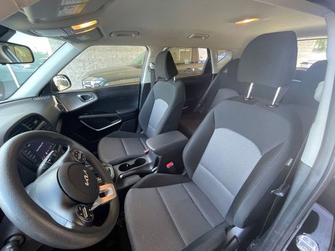 Used 2025 Kia Soul LX w/ LX Technology Package image 36
