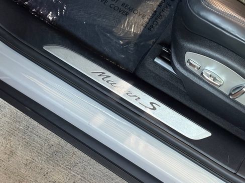Certified 2023 Porsche Macan S AWD/4WD image 23