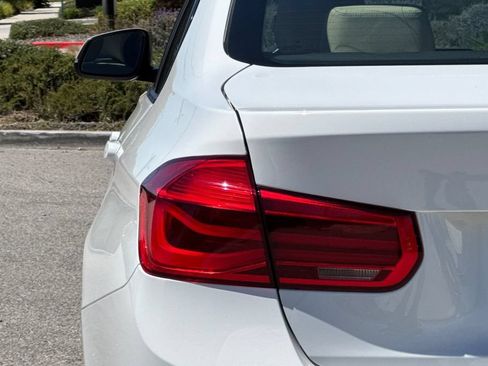 Used 2018 BMW 320i Sedan RWD image 31