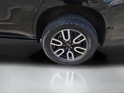 Used 2024 GMC Yukon AT4 w/ Technology Package image 15