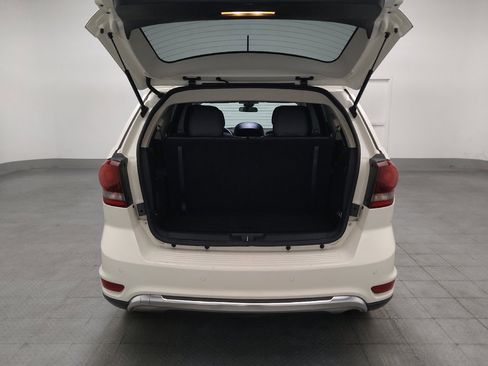 Used 2018 Dodge Journey Crossroad w/ Nav & Sun Group FWD image 29