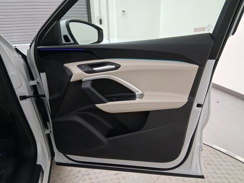 Certified 2025 Audi Q5 Premium w/ Convenience Package image 32