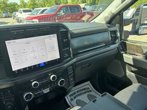Used 2024 Ford F350 Lariat w/ Camper Package image 22