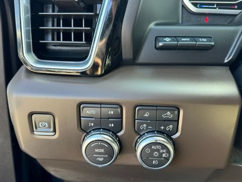 Used 2022 GMC Sierra 1500 Denali w/ Denali Reserve Package AWD/4WD image 20