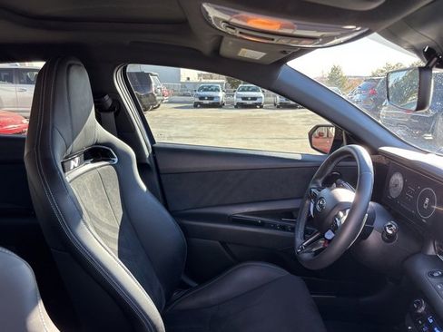 Used 2023 Hyundai Elantra N image 11