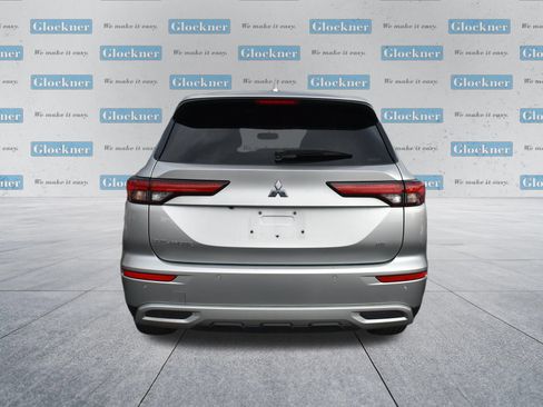 Used 2023 Mitsubishi Outlander SE AWD/4WD image 13
