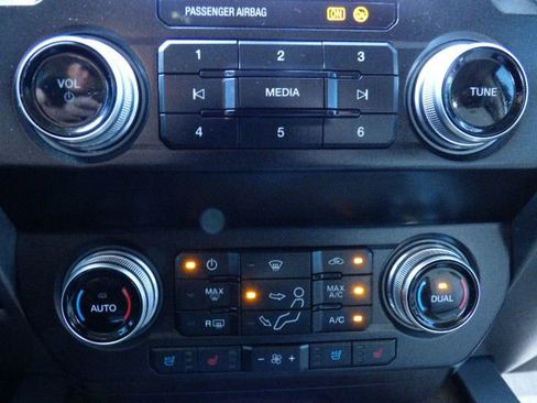 Used 2019 Ford F350 Limited w/ FX4 Off-Road Package AWD/4WD image 32
