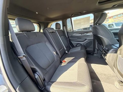 New 2026 Jeep Grand Cherokee Laredo X AWD/4WD image 34