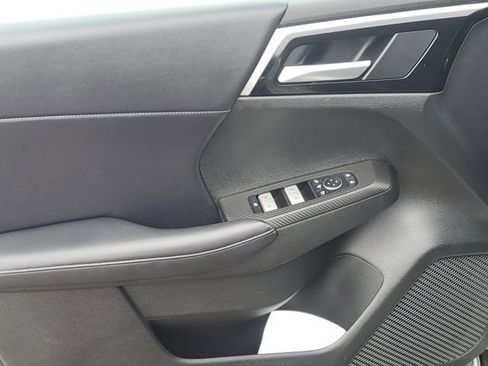 Used 2024 Mitsubishi Outlander SE image 24