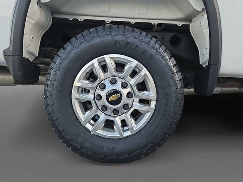 Used 2024 Chevrolet Silverado 2500 LT image 10