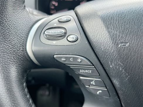 Used 2014 Nissan Pathfinder SL image 23