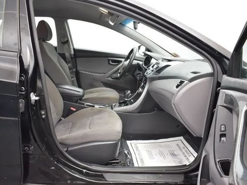 Used 2014 Hyundai Elantra SE FWD image 16