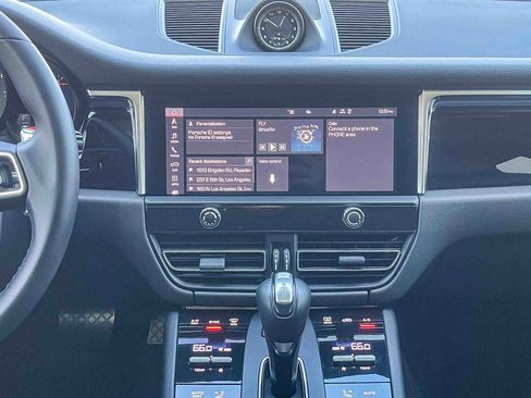 Used 2024 Porsche Macan image 12