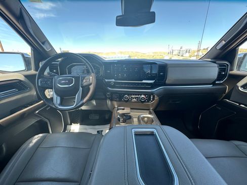 Used 2022 GMC Sierra 1500 SLT w/ SLT Premium Plus Package AWD/4WD image 24