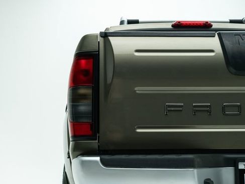 Used 2001 Nissan Frontier S/C image 17