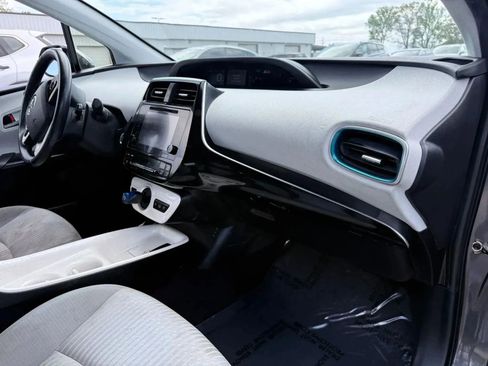 Used 2017 Toyota Prius Prime Plus w/ Carpet Mat Package image 19