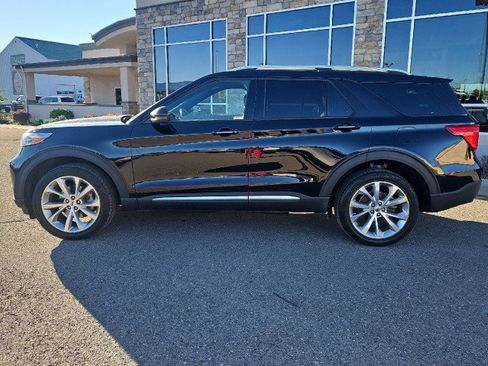 Used 2022 Ford Explorer Platinum w/ Equipment Group 601A image 2