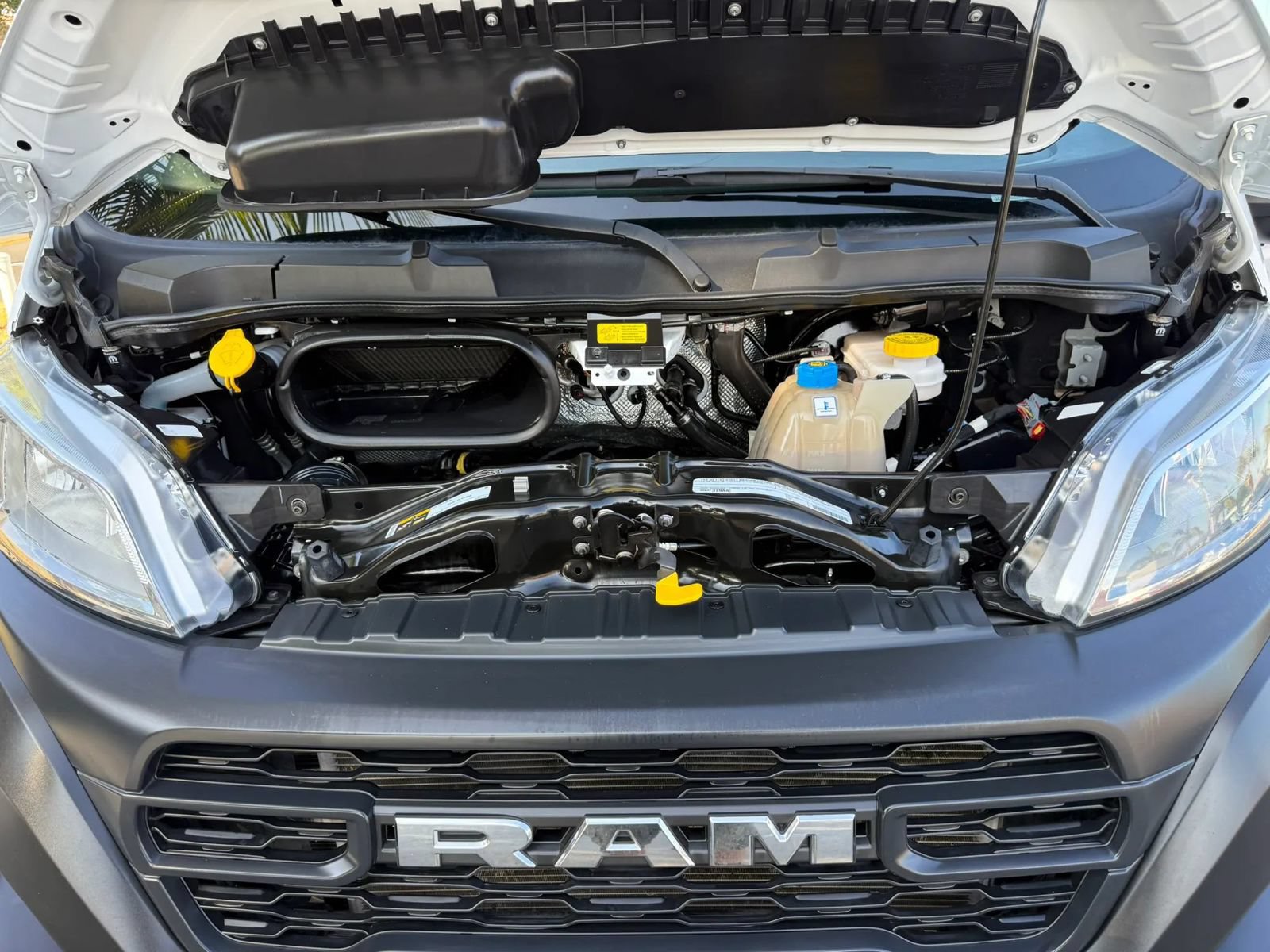 Used 2024 RAM ProMaster 2500 w/ Safety Group FWD image 31