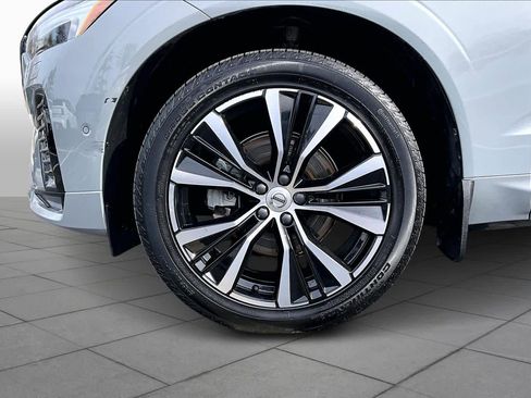 Used 2024 Volvo XC60 B5 Plus w/ Protection Package Premier image 11