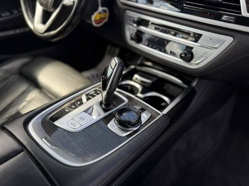 Used 2018 BMW 750i RWD image 28