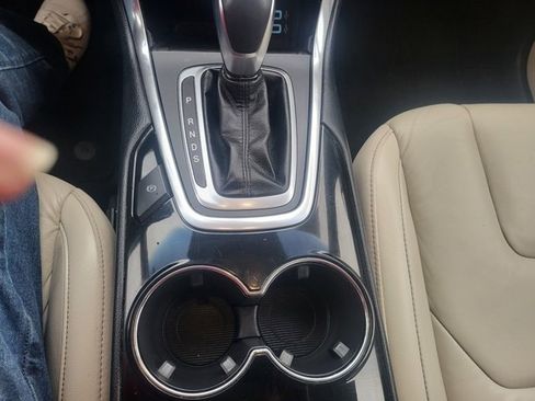 Used 2017 Ford Edge Titanium w/ Technology Package image 17