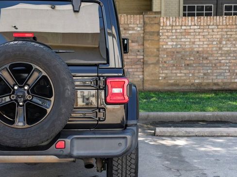 Used 2021 Jeep Wrangler Unlimited Sahara image 60